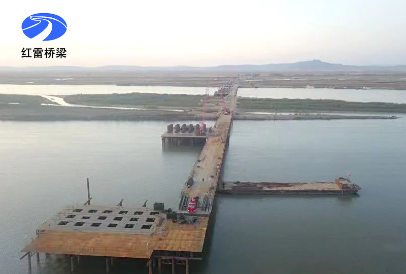鐵科高速鳳陽至方正段TF1-5標(biāo)段鋼棧橋鋼圍堰施工工程